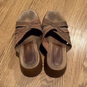 Women's platform sandals